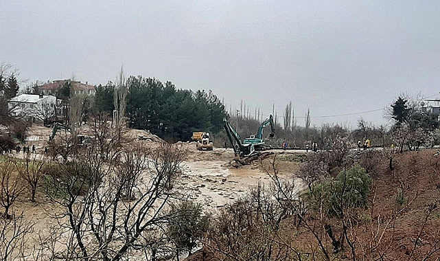 Kayıp iki kişiyi arama çalışmaları sürüyor