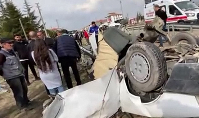 Kaza yapan otomobil parçalandı: 1 ölü, 1 yaralı