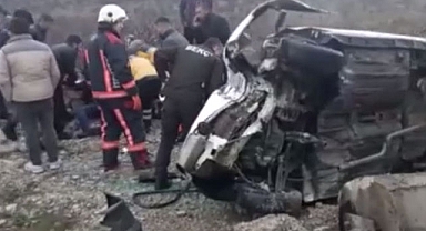 Kontrolden çıkan otomobil yan yattı: 3 yaralı