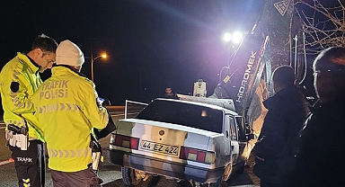 Otomobil iş makinesi ile çarpıştı: 1 yaralı