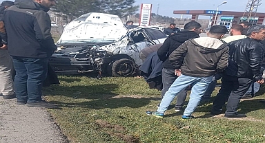Otomobil takla atığı anlar kameraya yansıdı