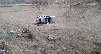 Otomobil takla attı: 1’i ağır 2 yaralı