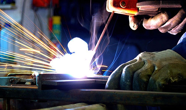Sanayi üretimi yıllık yüzde 4,5 arttı