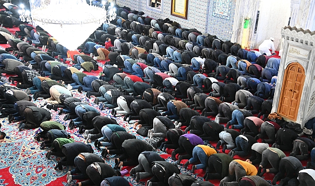 Şanlıurfa'da ilk teravih namazı kılındı