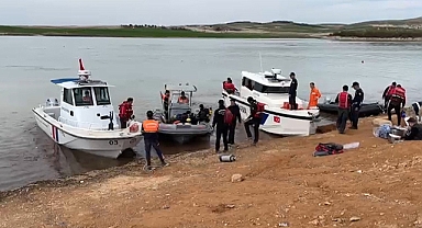 Şanlıurfa'da sele kapılan sürücünün tır dorsesine ulaşıldı