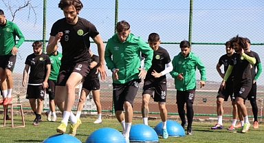 Serdar Bozkurt, Şanlıurfaspor'u tebrik etti