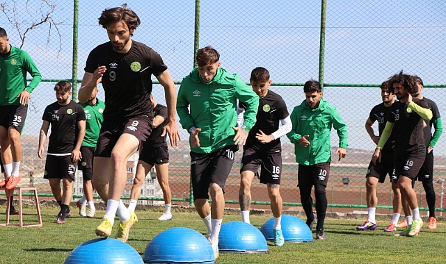 Serdar Bozkurt, Şanlıurfaspor'u tebrik etti