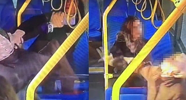 Seyir halindeki minibüste 2 kadın saç saça kavga etti