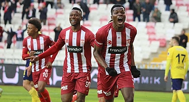 Sivassporlu Cofie gol sayısını 2’ye yükseltti