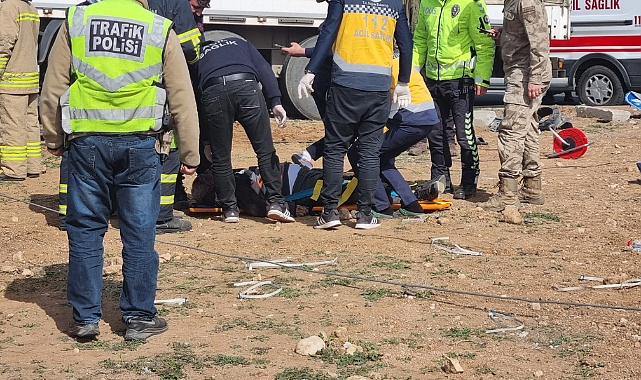 Tır otomobili biçti: 2 ölü, 2 yaralı