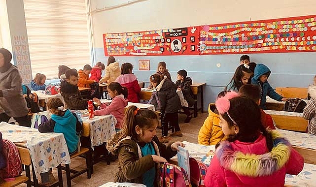 Urfa'da öğrenciler bir hafta sonra okullarına kavuştu