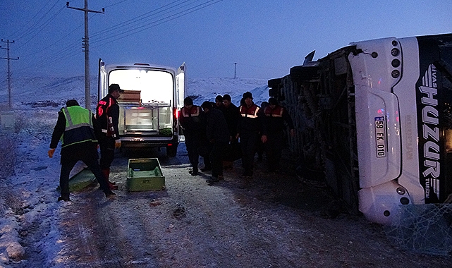 Yolcu otobüsü devrildi: 1 ölü, 25 yaralı