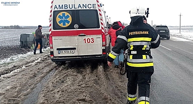 Yolcu otobüsü şarampole yuvarlandı: 18 yaralı