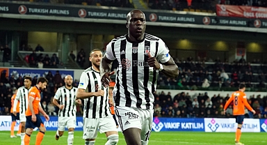 Aboubakar atıyor, Beşiktaş derbide kaybetmiyor