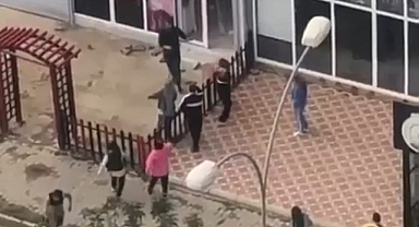 Adana'da kadın kuaförler birbirlerine saldırdı