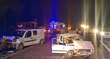 Adıyaman'da iki otomobil çarpıştı: 3 yaralı