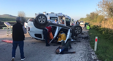 Adıyaman’da kamyonet ile otomobil çarpıştı: 7 yaralı