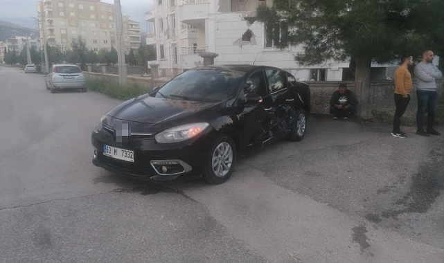 Adıyaman'da otomobiller çarpıştı