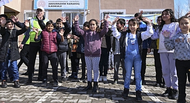 Bakan Özer: “Diğer illere nakil olan öğrenciler, memleketlerine geri döndü”