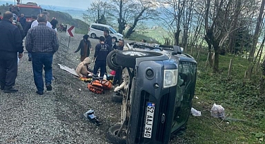 Bayramı'nın ilk gününde 2 araç çarpıştı; 8 yaralı
