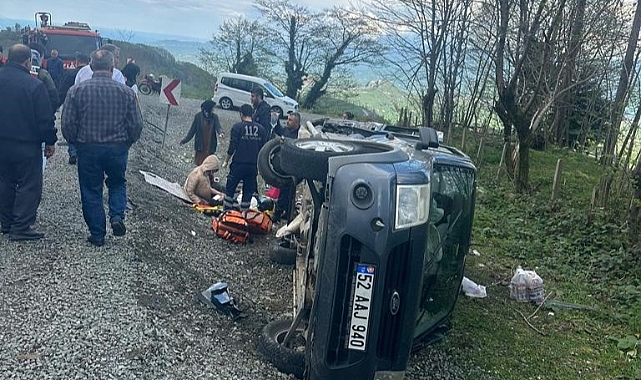 Bayramı'nın ilk gününde 2 araç çarpıştı; 8 yaralı