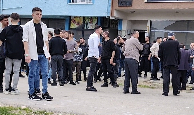 Bayramlaşmada gençler birbirine girdi: 10 yaralı