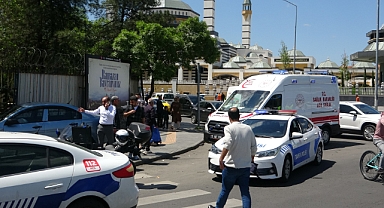 Diyarbakır’da iki otomobil çarpıştı: 2 yaralı