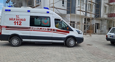 Emekli polis akrabasını ve karısını vurdu