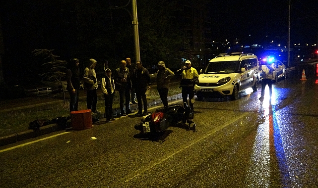 Hafif ticari araç motokuryeye çarpıp kaçtı: 2 yaralı