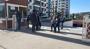 Hırsız sandıkları şahsı dövdüler