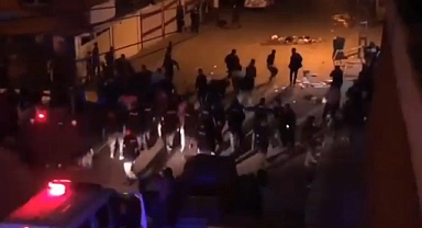 Husumetlisi olduğu şahsın evine patlayıcı atıp kaçtılar