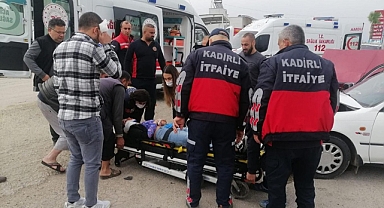 İki otomobil çarpıştı: 6 yaralı