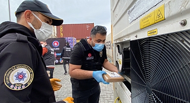 Kilogramlarca kokain ele geçirildi