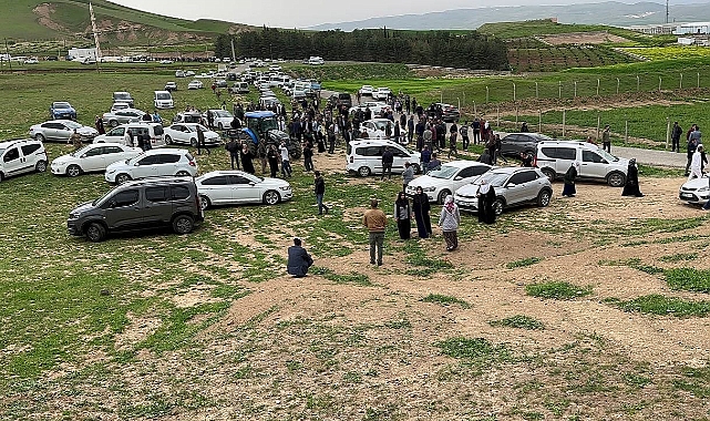 Mezarlık ziyaretinde iki aile arasında kavga