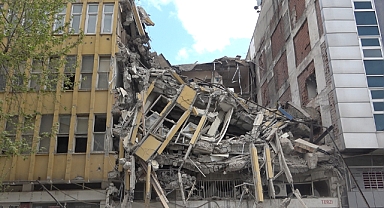 Ölüme ramak kala 3 kişi son anda kurtuldu