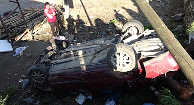 Otomobil bahçeye uçtu: 5 yaralı