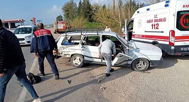 Otomobiller çarpıştı: 1 ölü, 3 yaralı