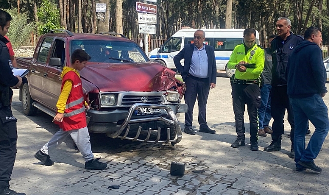 Pikaplar çarpıştı: 2 yaralı