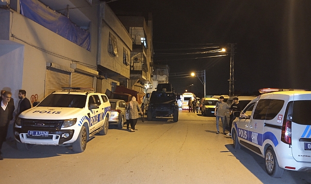 Pompalı tüfekle oynayan çocuk arkadaşını vurdu