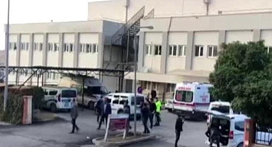 Seyir halindeki traktör ikiye bölündü