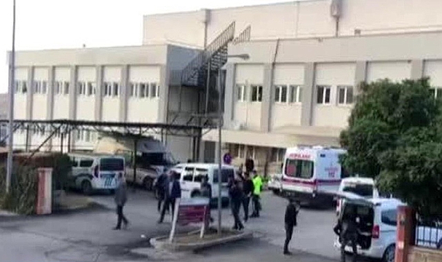 Seyir halindeki traktör ikiye bölündü