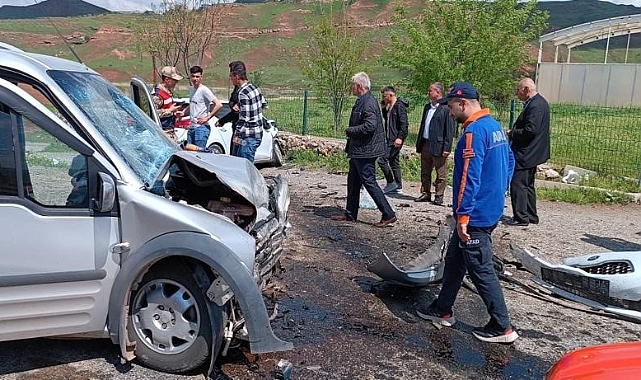 Siirt’te iki araç çarpıştı: 8 yaralı