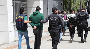 Sosyal medya dolandırıcılığı yapan şahıslar yakalandı