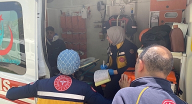 Üç aracın karıştığı kazada 2 kişi yaralandı