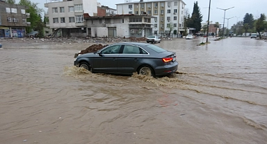 Yıkıcı depremin vurduğu Adıyaman'da şiddetli yağış