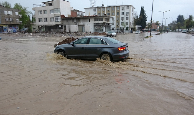 Yıkıcı depremin vurduğu Adıyaman'da şiddetli yağış