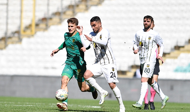 3 futbolcunun sözleşmesi yenilendi