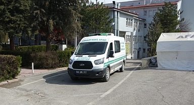 72 yaşındaki yaşlı adam yol kenarında ölü bulundu