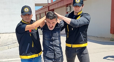 Adana'da ölmüş akrabasına küfreden şahsı öldürdü