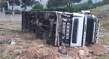 Adıyaman’da kamyon devrildi! 1 yaralı